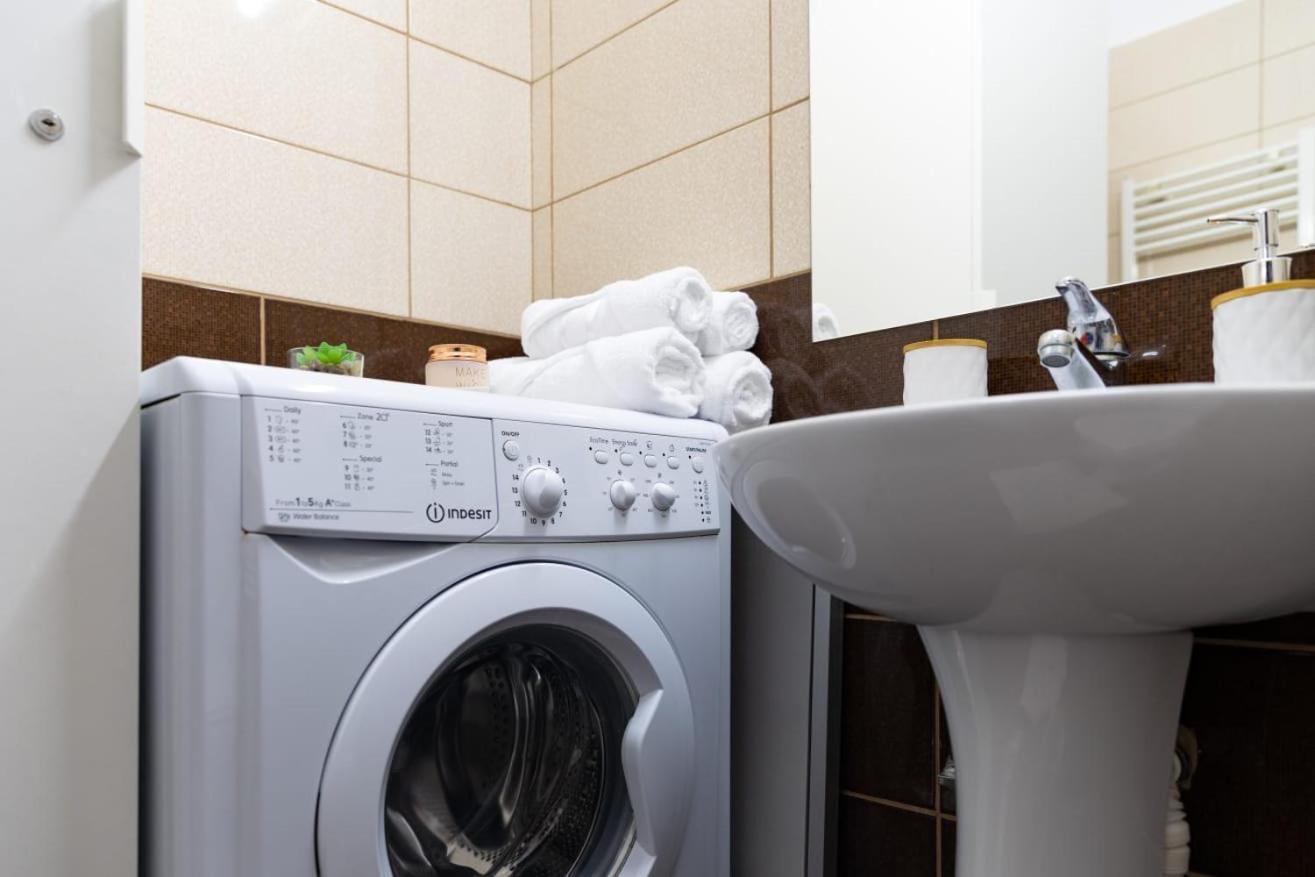 Studio Deluxe Uniri Бухарест Экстерьер фото